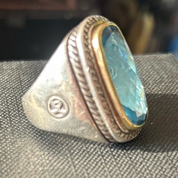 David Yurman Blue Topaz surrounded by Diamonds size 6 1/2, 14 kt gold, 925 slvr - Picture 2 of 2